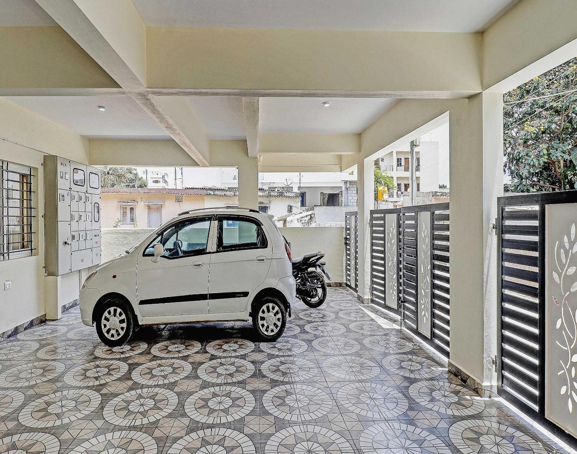 Oyo Flagship 81483 Manyatha Inn Service Apartment Bengaluru Kültér fotó